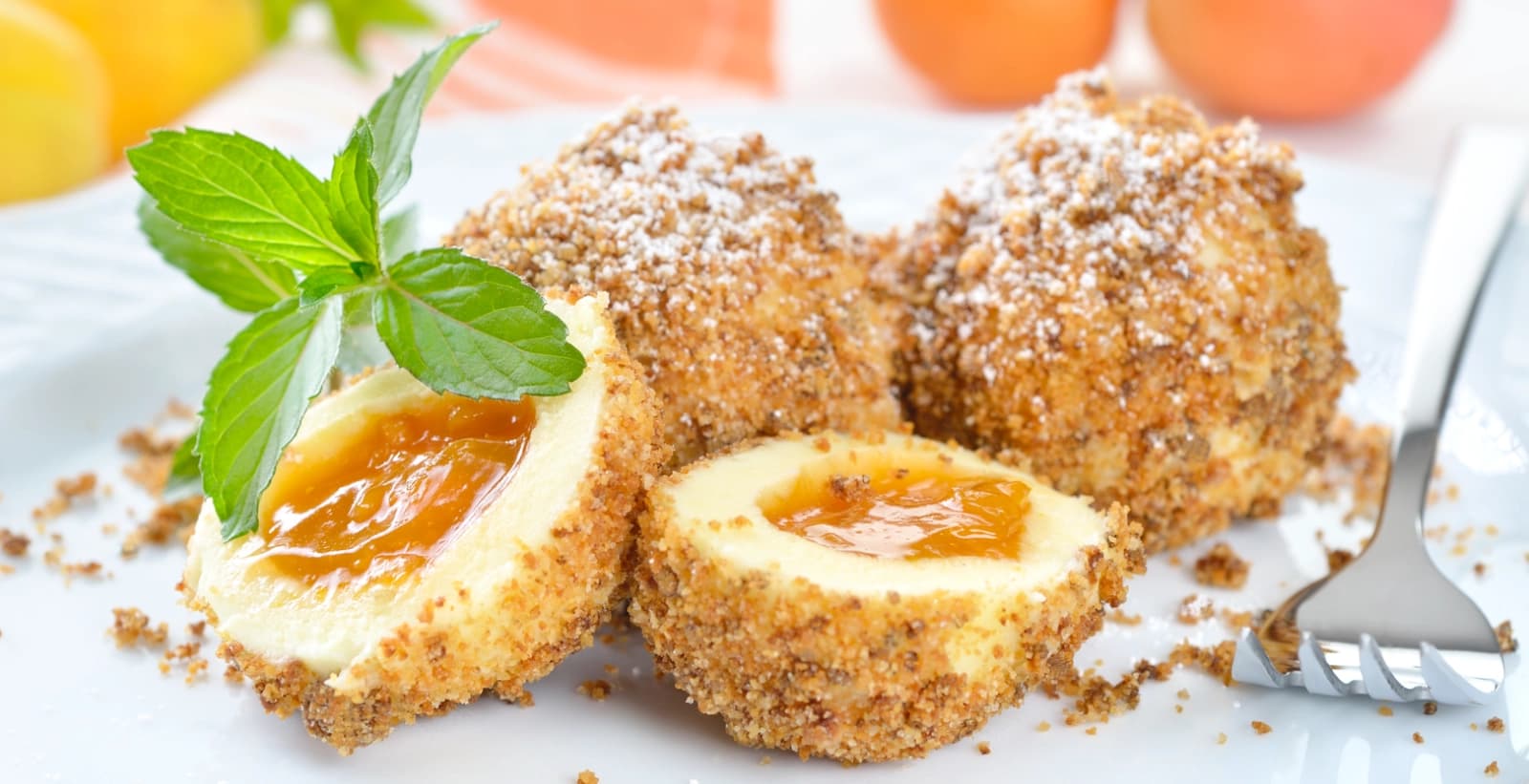 Fruchtige Nachspeisen mit Pfirsichen, Nektarinen oder Aprikosen