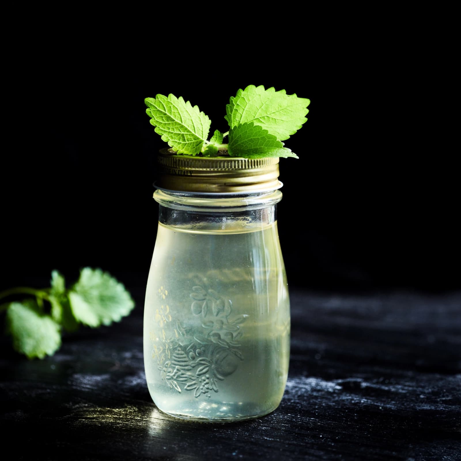 Zitronenmelissen-Sirup