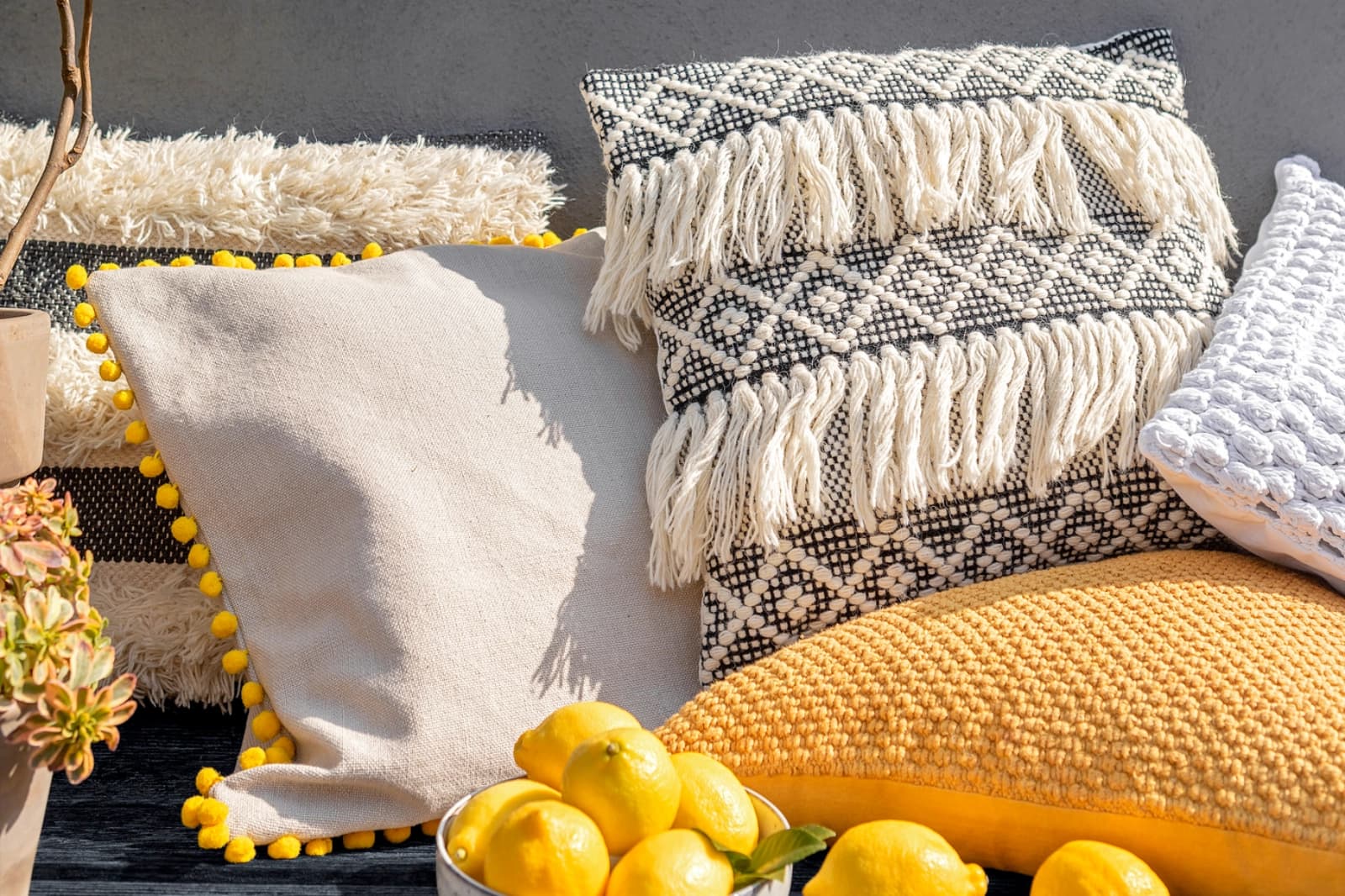 Komfort & Farbe mit Kissen und Auflagen