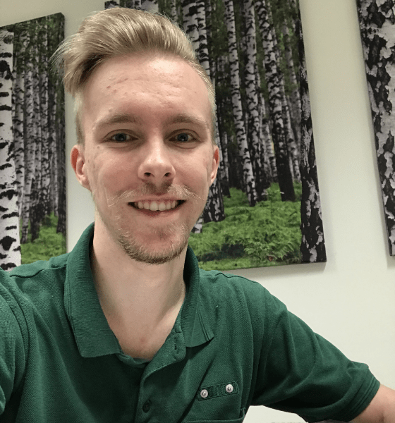 Handelsfachwirt Max führt die Inventur bei Dehner durch