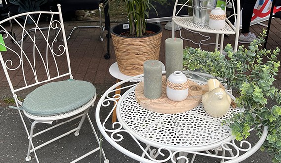 Der Dehner Messestand erstrahlt als grüne Oase