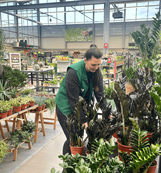 Teamleiterin Susanne im Dehner Garten-Center