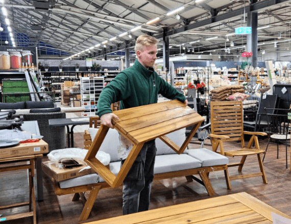 Eine große Auswahl an Gartenmöbeln im Dehner Garten-Center