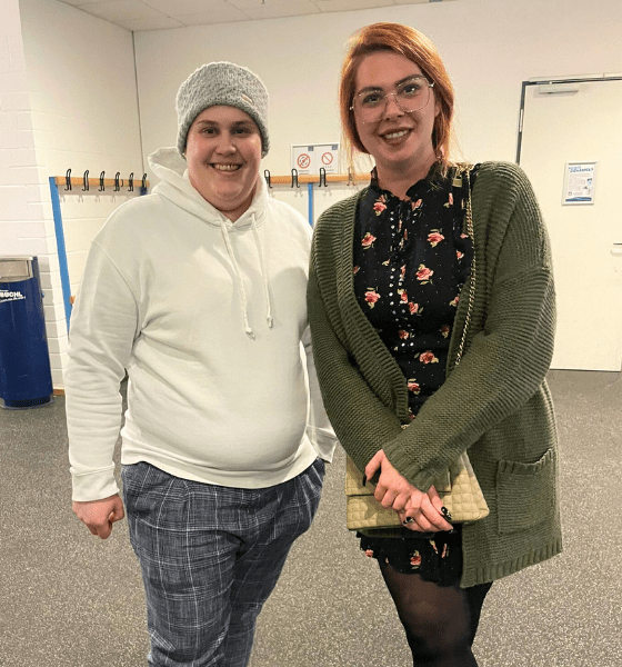 Jasmin interviewt die Co-Trainerin