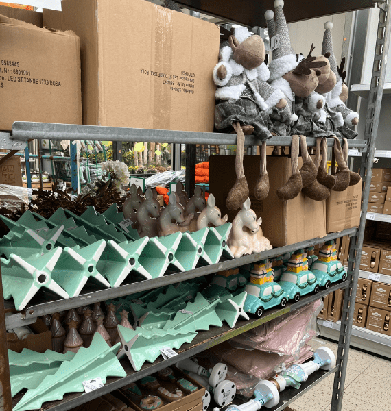 Neue Warenlieferung bei Dehner