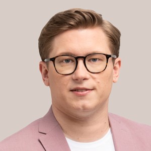 Patrick bearbeitet als Manager Labour Relations arbeitsrechtliche Themen