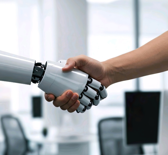Handschlag zwischen Mensch und Roboter als Symbol für Künstliche Intelligenz und digitale Zusammenarbeit