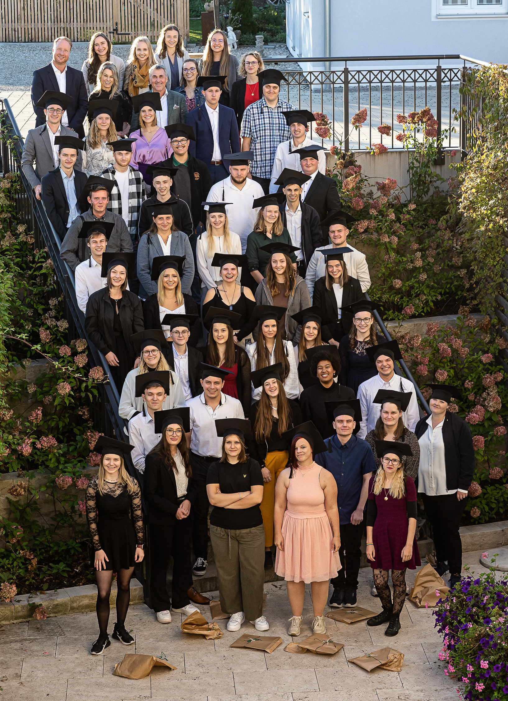 Dehner-Absolvent*innen bei der Abschlussfeier